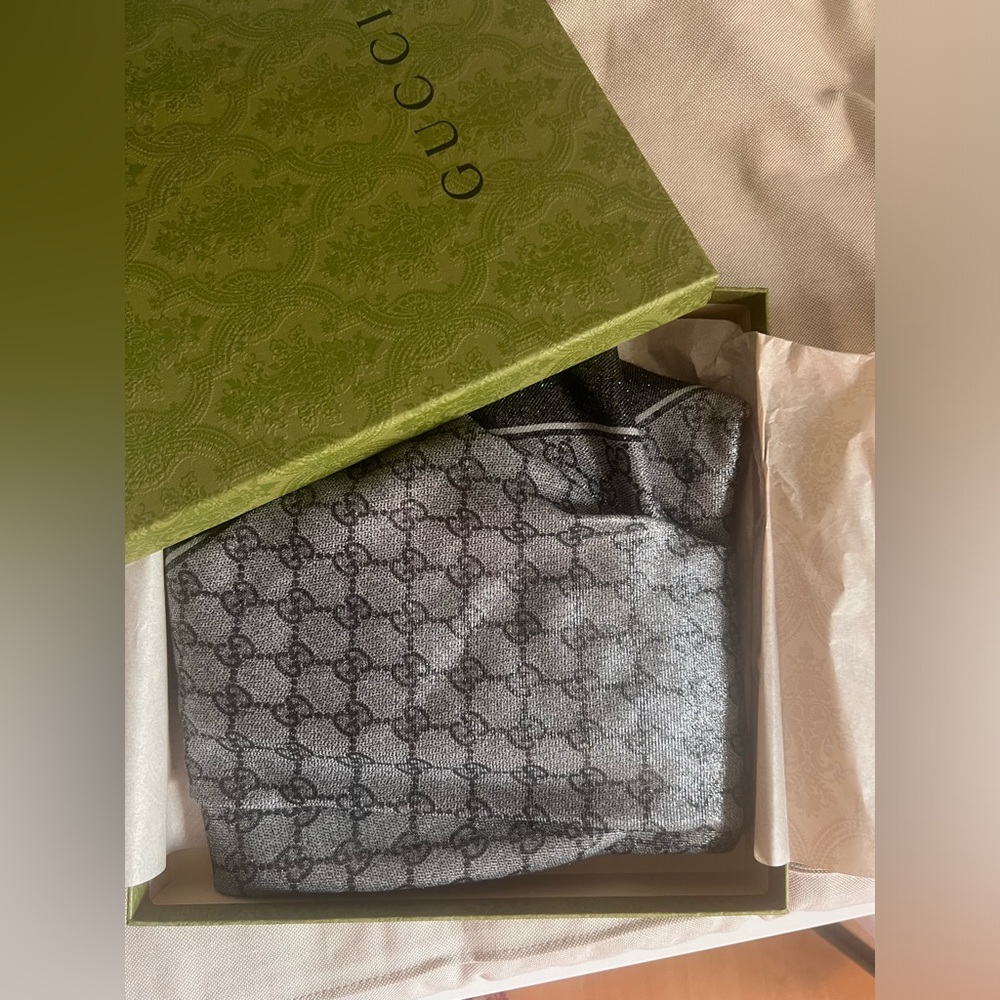Gucci Shiny triangle shawl